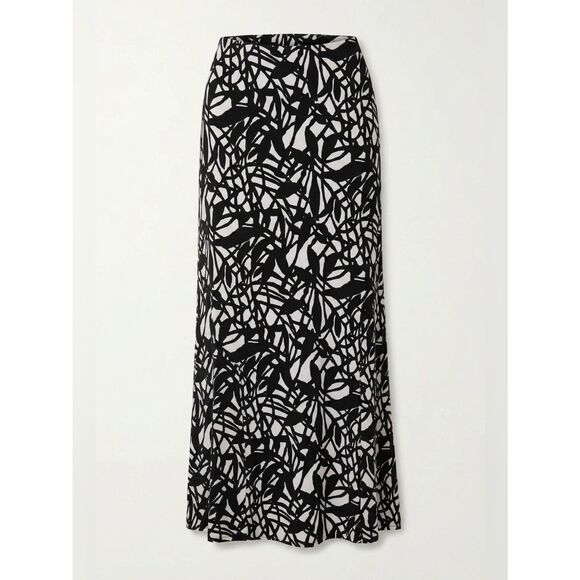 East 5th Dresses & Skirts - BLACK AND WHITE ELASTIC WAIST SKIRT BY EAST 5th SIZE LARGE EUC